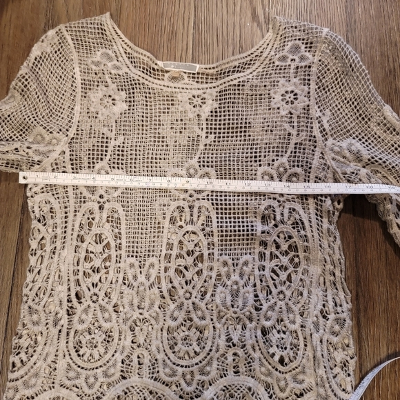 Sioni Liquid Crocheted‎ Lace Top - Picture 12 of 15